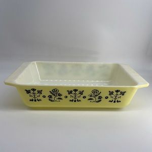 Vintage Pyrex Promotional Embroidery 2 Qt. Casserole 575-B dish Yellow Black
